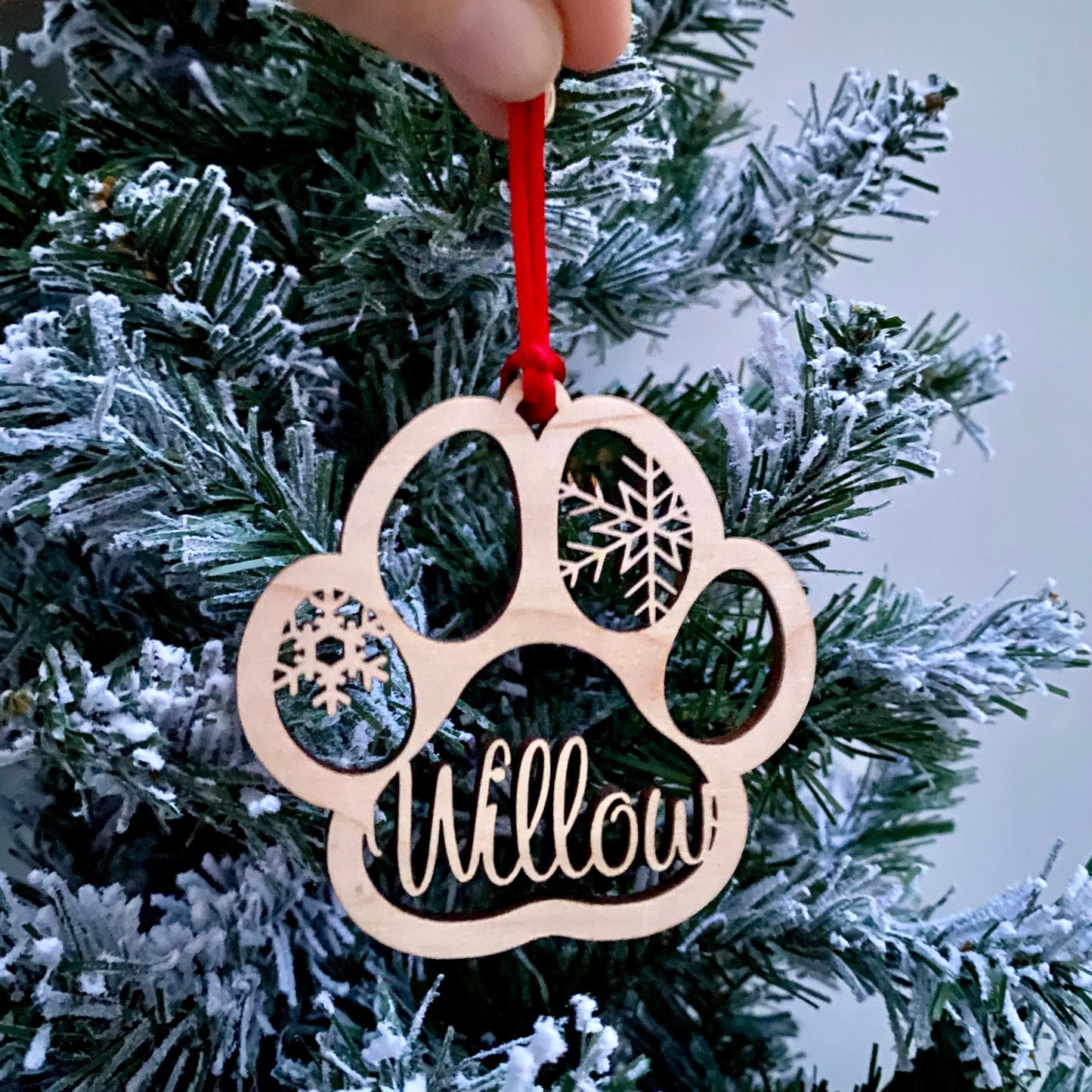 Snow flake paw print decoration